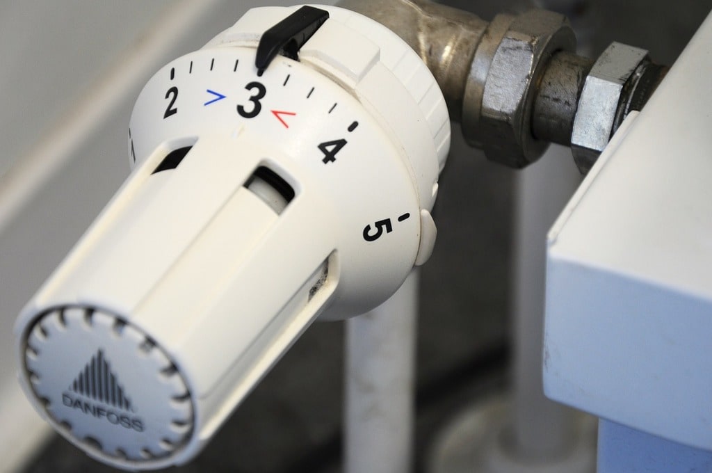 Radiateur qui fait du bruit : causes et solutions efficaces