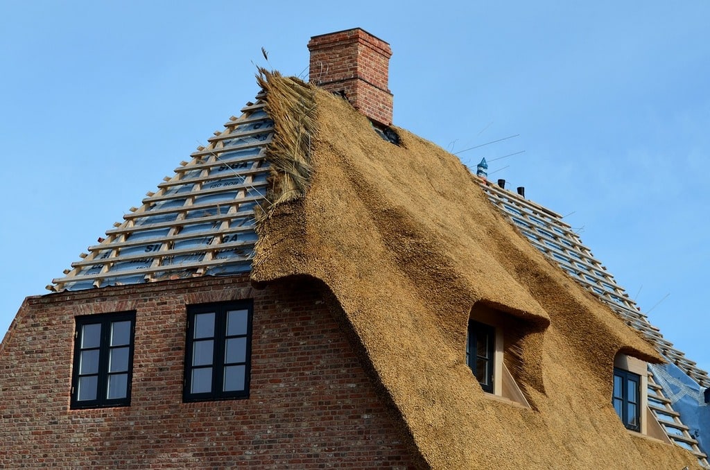 Rénover sa maison ancienne avec des matériaux respirants et écologiques